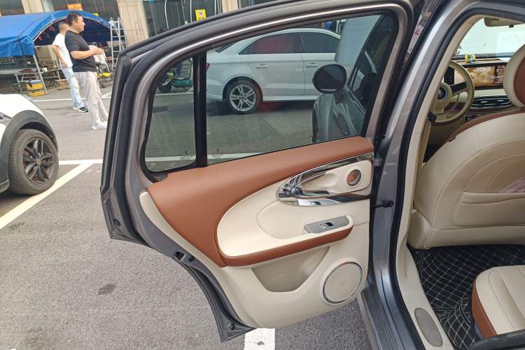 Used ORA Ballet Cat 2023 401 km Luxury Version Left Rear Door Interior