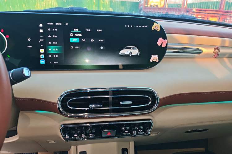 Used ORA Ballet Cat 2022 401 km Nutcracker Edition Audio And AC Panel