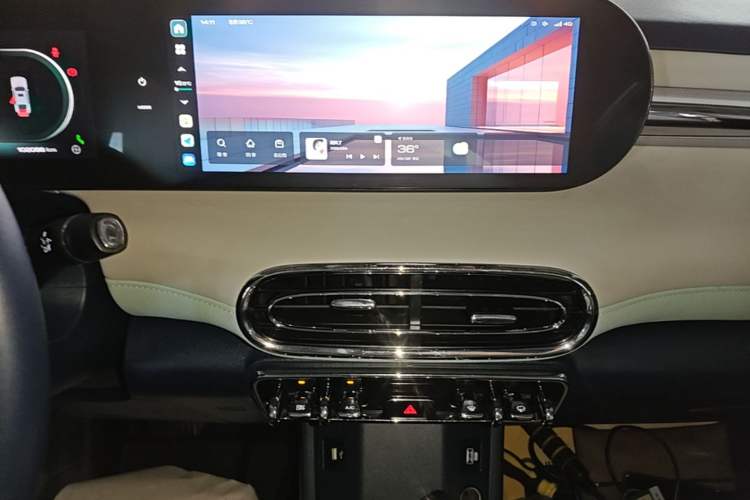 Used ORA Ballet Cat 2022 500km Sleeping Beauty Edition Audio And AC Panel