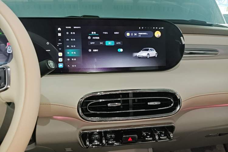 Used ORA Ballet Cat 2022 401 km Alice Edition Audio And AC Panel