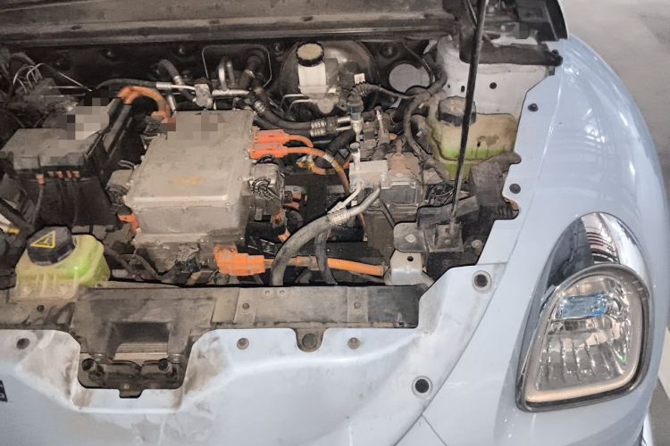 Used ORA Ballet Cat 2022 401 km Alice Edition Engine Bay Left