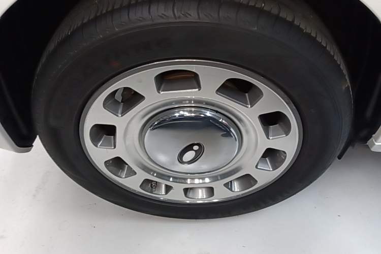 Used ORA Ballet Cat 2022 401 km Nutcracker Edition Exterior 5