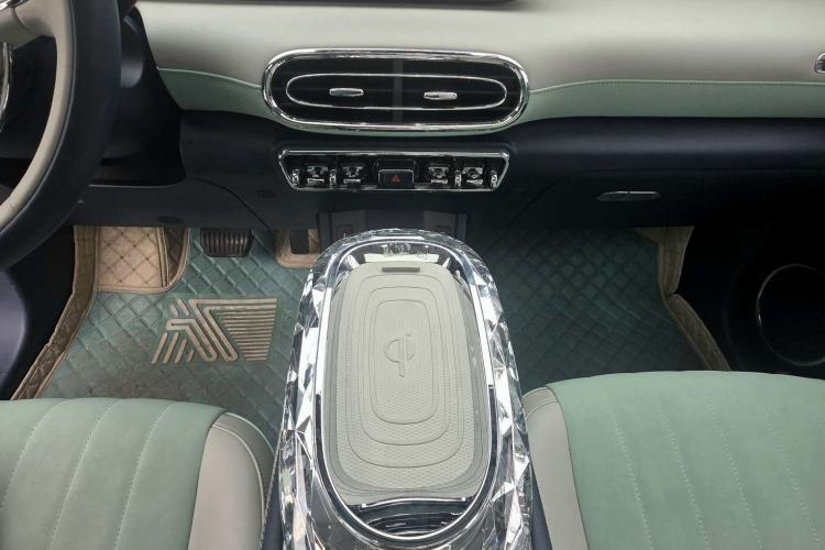 Used ORA Ballet Cat 2022 401 km Alice Edition Interior 2