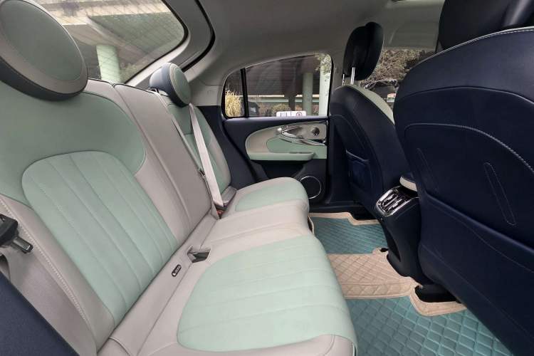 Used ORA Ballet Cat 2022 401 km Alice Edition Interior 4