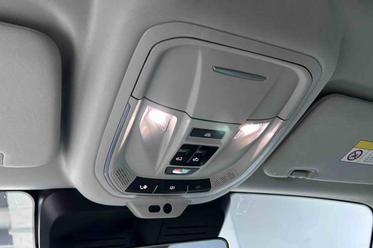 Used ORA Ballet Cat 2022 401 km Nutcracker Edition Interior 9