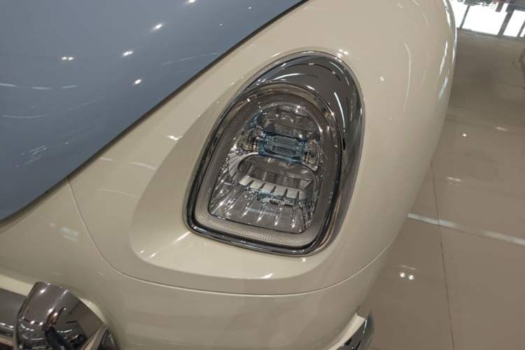 Used ORA Ballet Cat 2022 500km Sleeping Beauty Edition Left Front Headlight