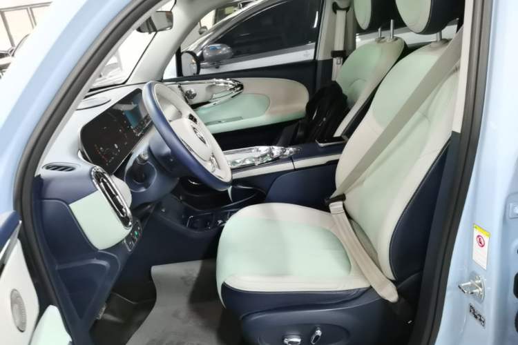 Used ORA Ballet Cat 2022 500km Sleeping Beauty Edition Left Front Seat