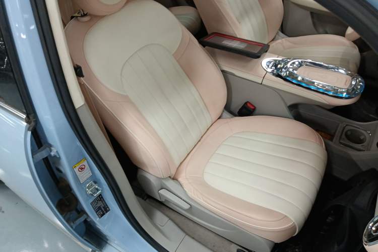 Used ORA Ballet Cat 2022 401 km Alice Edition Right Front Seat