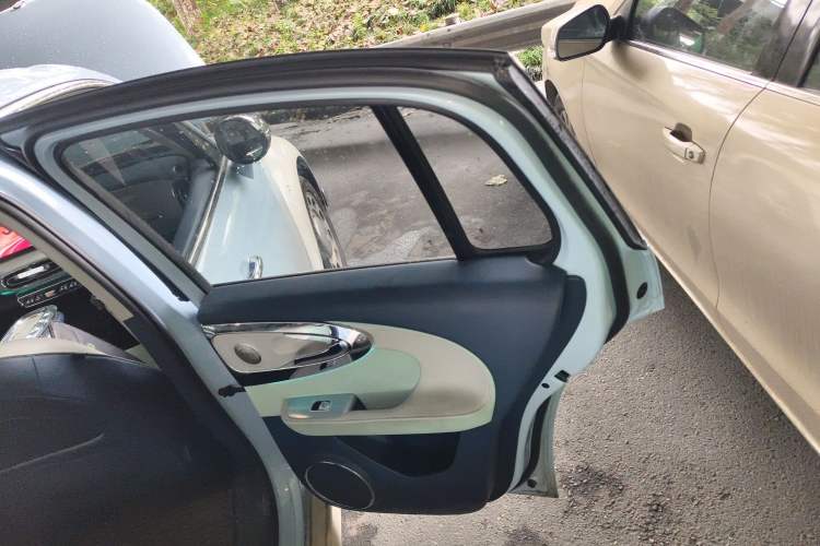 Used ORA Ballet Cat 2022 401 km Nutcracker Edition Right Rear Door Interior