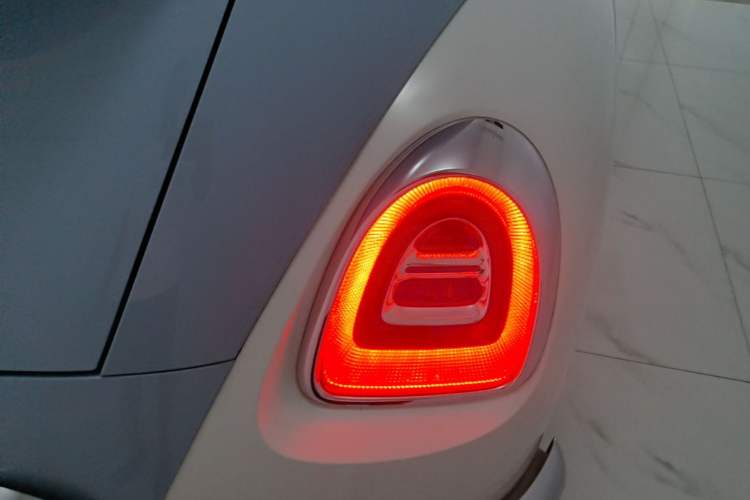 Used ORA Ballet Cat 2022 401 km Nutcracker Edition Right Rear Taillight