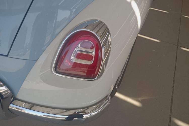 Used ORA Ballet Cat 2022 401 km Alice Edition Right Rear Taillight