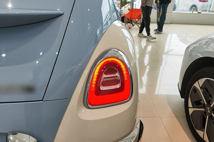 Used ORA Ballet Cat 2022 401 km Nutcracker Edition Right Rear Taillight