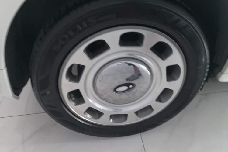 Used ORA Ballet Cat 2022 401 km Nutcracker Edition Right Rear Wheel Hub
