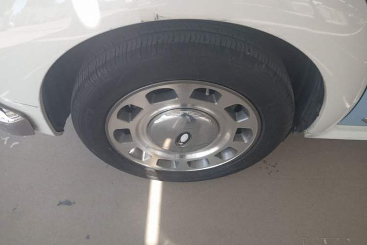 Used ORA Ballet Cat 2022 401 km Alice Edition Right Rear Wheel Hub