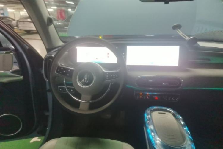 Used ORA Ballet Cat 2022 401 km Alice Edition Steering Wheel