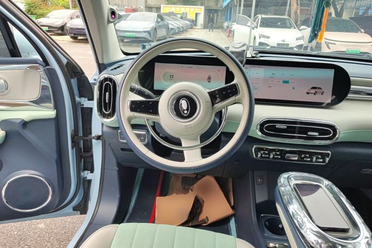 Used ORA Ballet Cat 2022 401 km Alice Edition Steering Wheel