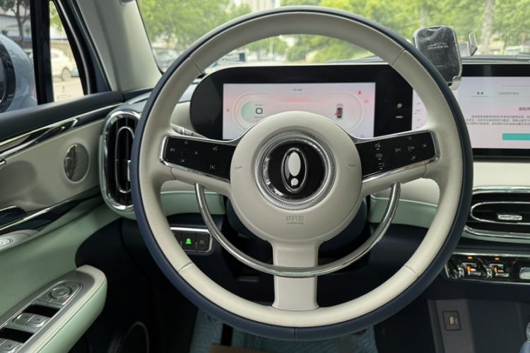 Used ORA Ballet Cat 2022 401 km Alice Edition Steering Wheel