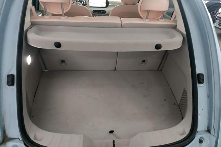 Used ORA Ballet Cat 2022 500 km Swan Lake Edition Trunk