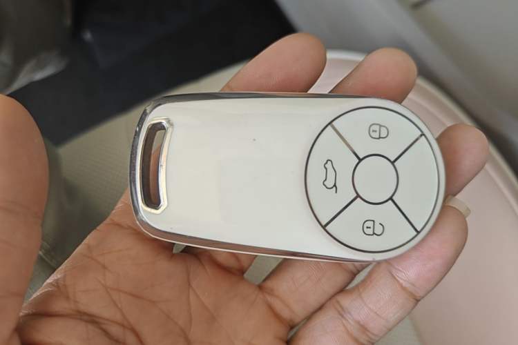 Used ORA Ballet Cat 2022 401 km Nutcracker Edition Vehicle Key