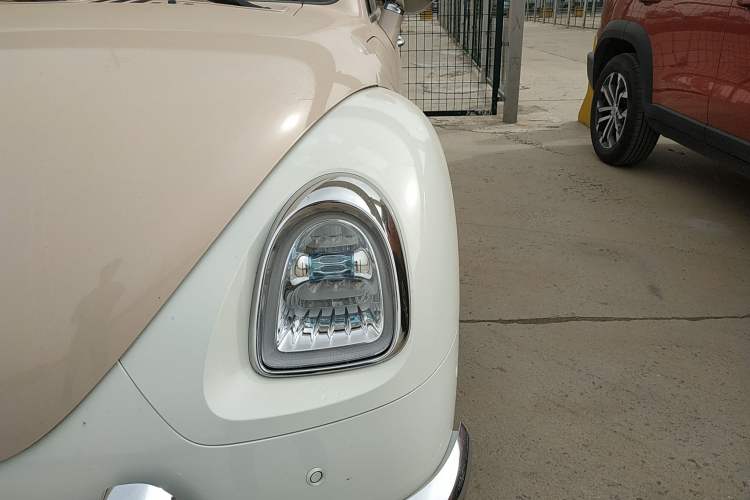 Used ORA Ballet Cat 2022 401 km Nutcracker Edition Left Front Headlight