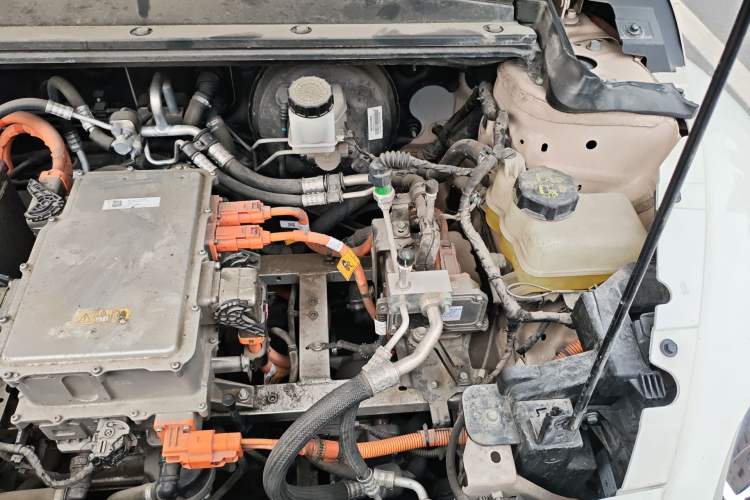 Used ORA Ballet Cat 2022 401 km Nutcracker Edition Engine Bay Left