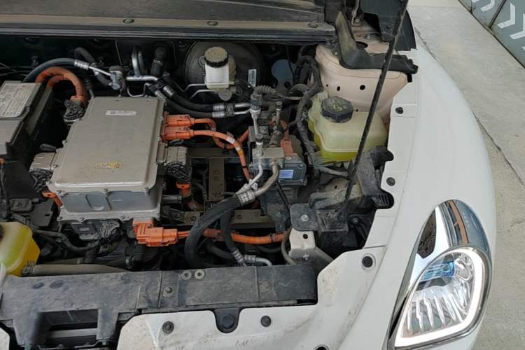 Used ORA Ballet Cat 2022 401 km Nutcracker Edition Engine Bay Left