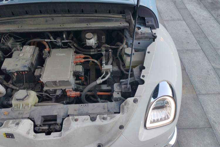 Used ORA Ballet Cat 2022 401 km Nutcracker Edition Engine Bay Left