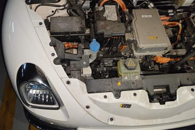 Used ORA Ballet Cat 2022 401 km Nutcracker Edition Engine Bay Right