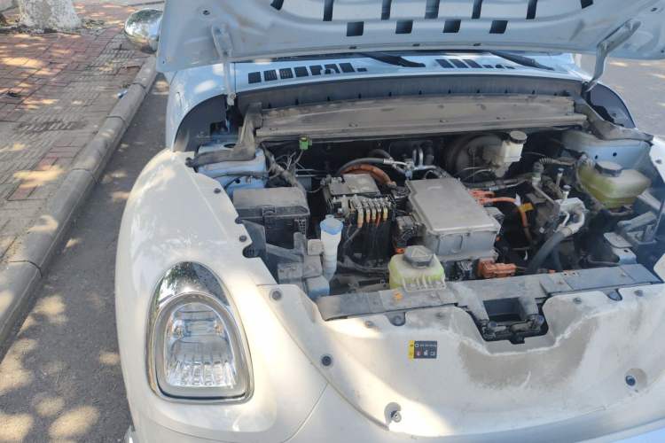 Used ORA Ballet Cat 2022 401 km Nutcracker Edition Engine Bay Right