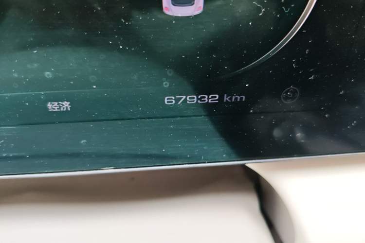 Used ORA Ballet Cat 2022 401 km Nutcracker Edition Odometer Close Up