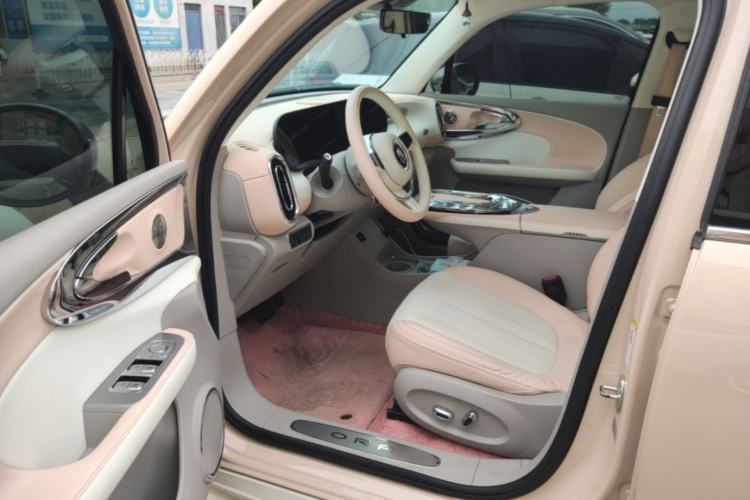 Used ORA Ballet Cat 2022 500 km Swan Lake Edition Driver Seat