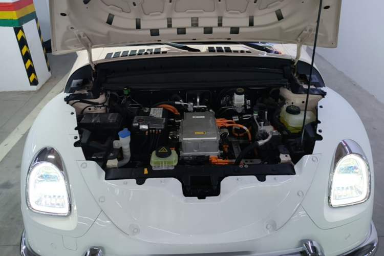 Used ORA Ballet Cat 2022 401 km Nutcracker Edition Engine Bay