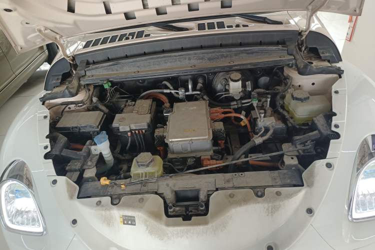 Used ORA Ballet Cat 2022 401 km Nutcracker Edition Engine Bay