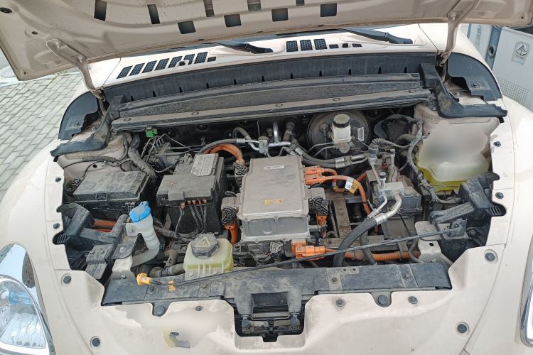 Used ORA Ballet Cat 2022 401 km Nutcracker Edition Engine Bay