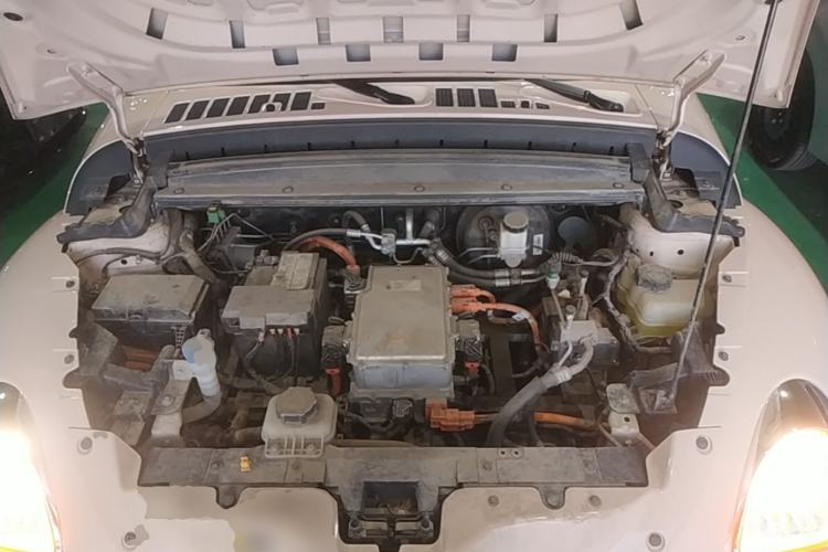 Used ORA Ballet Cat 2022 401 km Nutcracker Edition Engine Bay