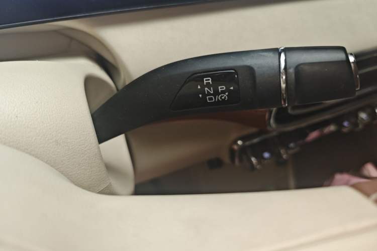 Used ORA Ballet Cat 2022 500 km Swan Lake Edition Gear Lever
