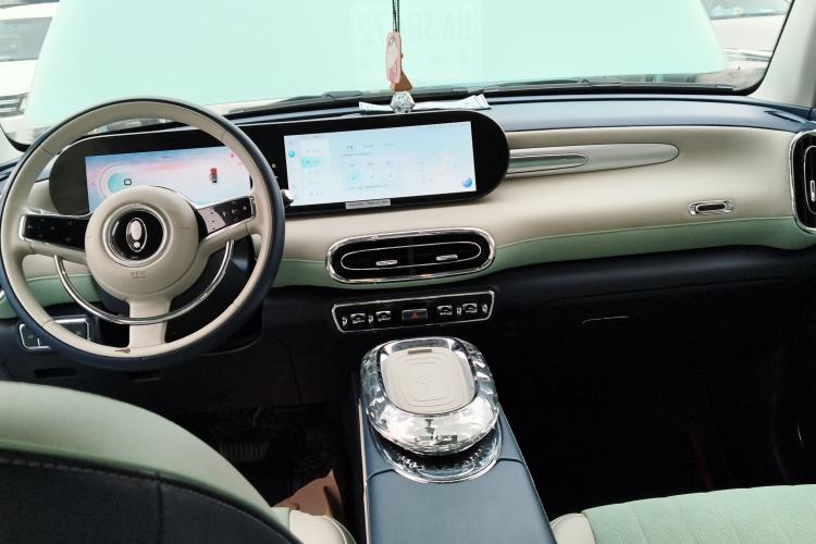 Used ORA Ballet Cat 2022 401 km Nutcracker Edition Center Console