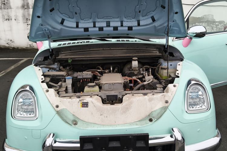 Used ORA Ballet Cat 2022 401 km Nutcracker Edition Engine Bay