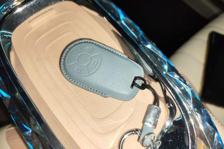 Used ORA Ballet Cat 2022 401 km Alice Edition Interior 1