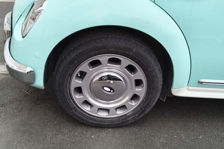 Used ORA Ballet Cat 2022 401 km Nutcracker Edition Right Rear Wheel Hub