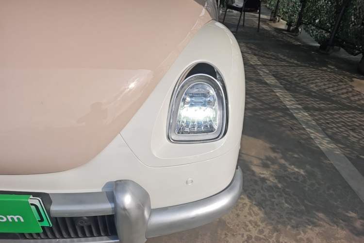 Used ORA Ballet Cat 2022 401 km Nutcracker Edition Left Front Headlight