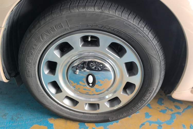 Used ORA Ballet Cat 2022 401 km Nutcracker Edition Left Front Wheel Hub