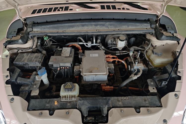 Used ORA Ballet Cat 2022 401 km Nutcracker Edition Engine Bay