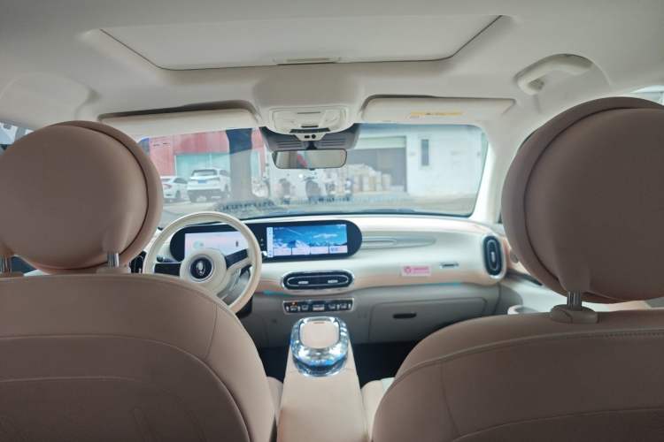 Used ORA Ballet Cat 2022 401 km Nutcracker Edition Headliner