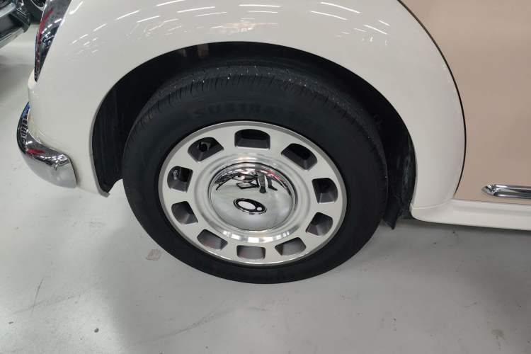 Used ORA Ballet Cat 2022 401 km Nutcracker Edition Right Rear Wheel Hub