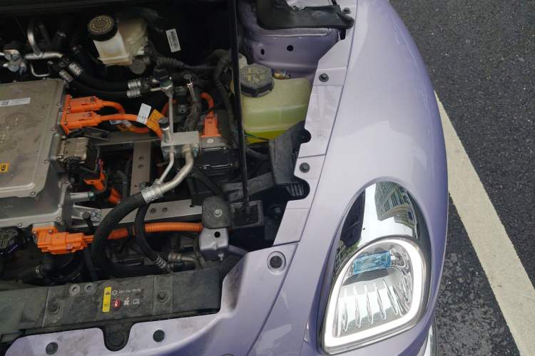 Used ORA Ballet Cat 2022 401 km Nutcracker Edition Engine Bay Left