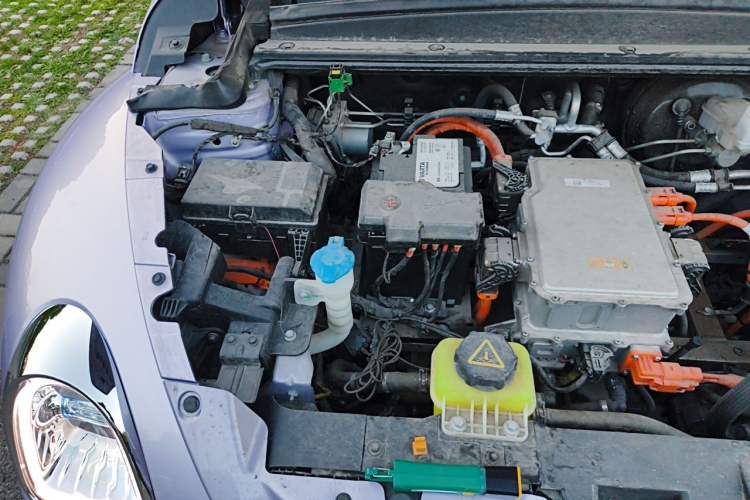 Used ORA Ballet Cat 2022 401 km Nutcracker Edition Engine Bay Right