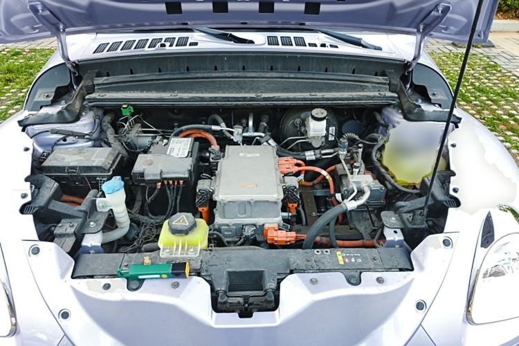 Used ORA Ballet Cat 2022 401 km Nutcracker Edition Engine Bay