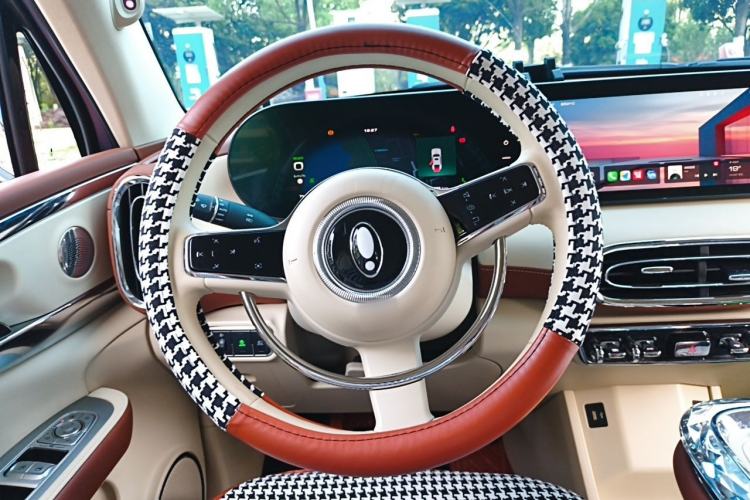 Used ORA Ballet Cat 2022 401 km Nutcracker Edition Steering Wheel