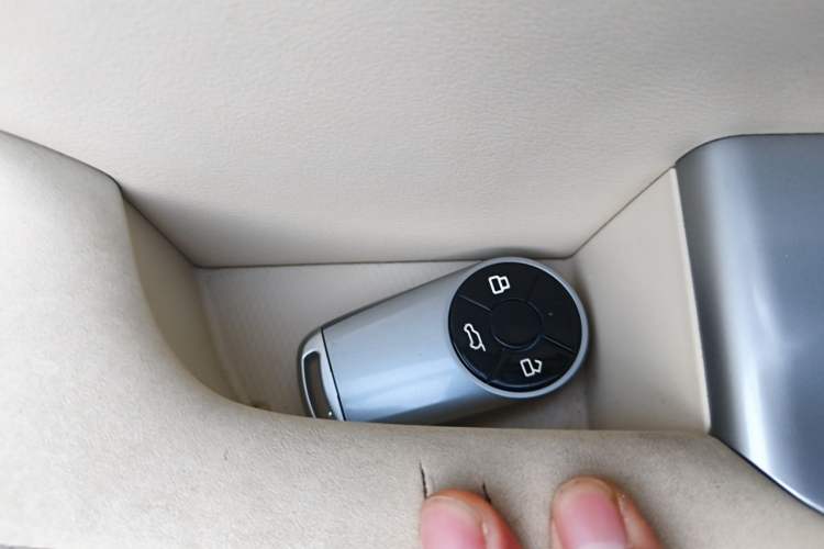 Used ORA Ballet Cat 2022 401 km Nutcracker Edition Vehicle Key